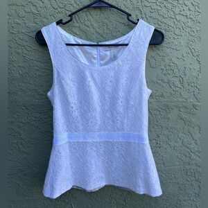 NWOT WHITE HOUSE BLACK MARKET Peplum Eyelet Lined White Lace Top Size 4